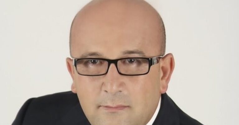 Ben Manaj: 30 vaksina në ditë?! Me kë tallen qeveritarët tanë?