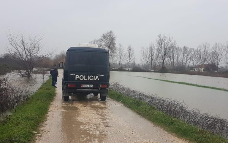Përkeqësimi i situatës, Policia në gatishmëri të plotë (FOTO)