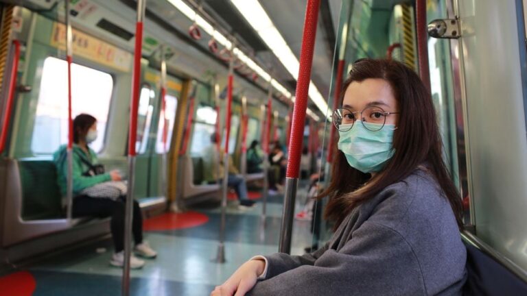 Franca ndalon komunikimin në tren dhe autobus: Përhapet Covid-i!