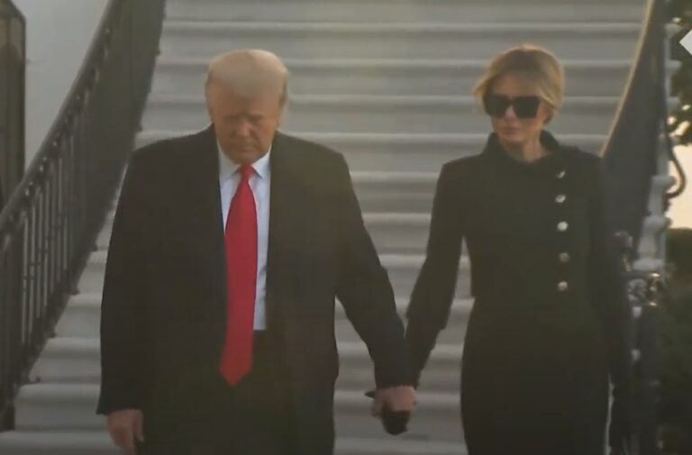 Dorë për dore me Melanian, Donald Trump del nga Shtëpia e Bardhë