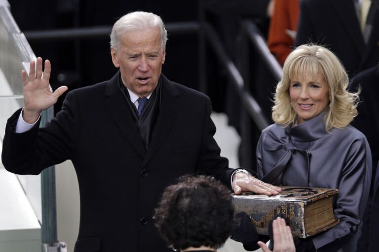 Biden u betua mbi Biblën familjare që përdori në 2009 dhe 2013