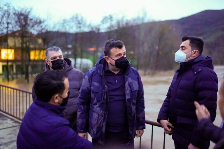 Reshjet dëmtojnë rrjetin e shpërndarjes së energjisë në Elbasan, Balla: Strukturat e shtetit në krye të detyrës
