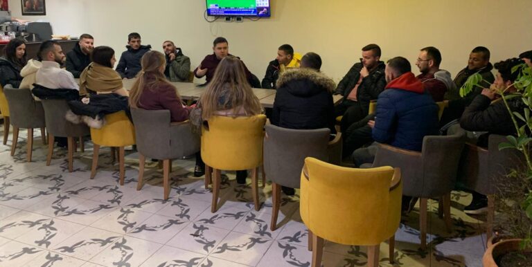 Braimllari me të rinjtë në Maliq: Kanë forcën për të ndryshuar politikën e vjetër
