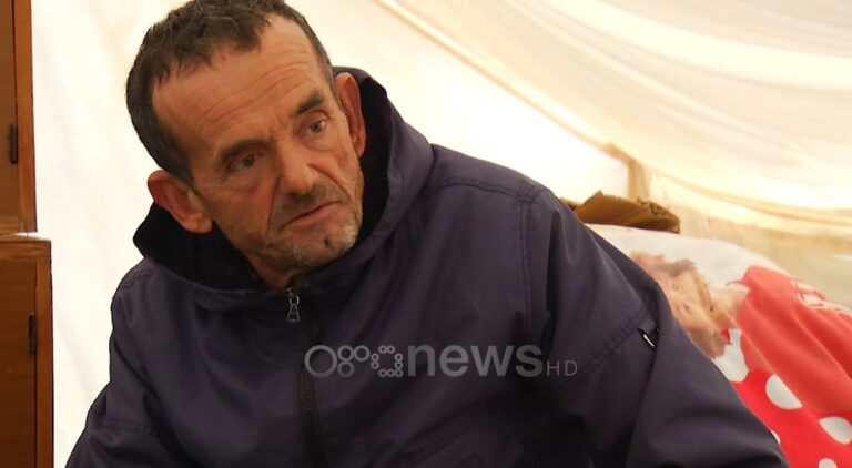 Familja Gjyli kalon dimrin e dytë pa mbrojtje nga shiu: Çdo cep i çadrës është me ujë