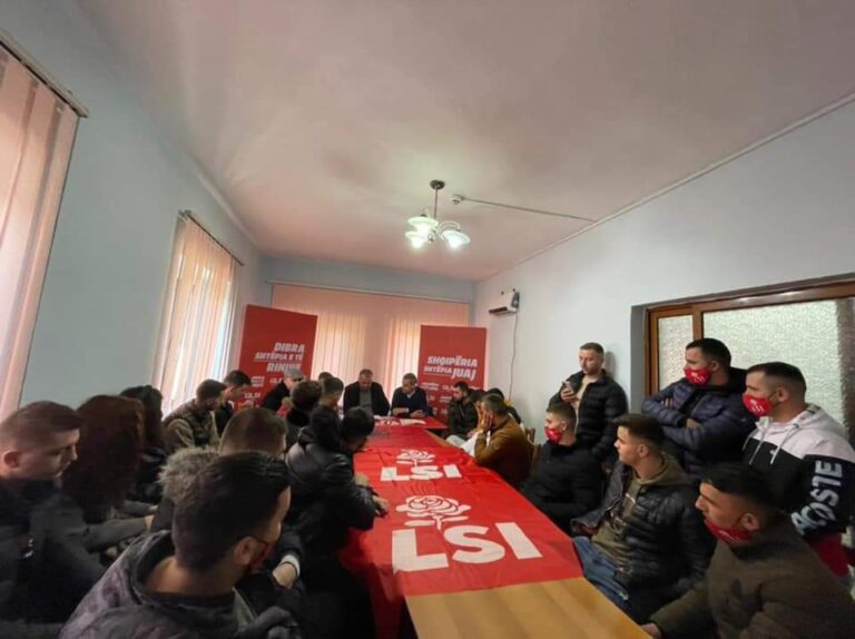 Të rinjtë nga Peshkopia besojnë tek ndryshimi i LSI, Spahiu: Kanë energji dhe forcë