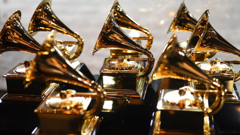 Pandemia Covid-19 shtyn ceremoninë e çmimeve “Grammy”
