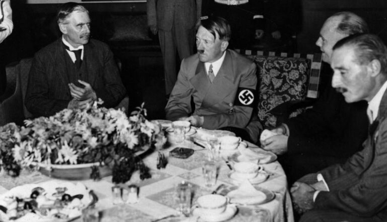 Para se të hante Hitleri gjithmonë e bënte këtë përpara ushqimit
