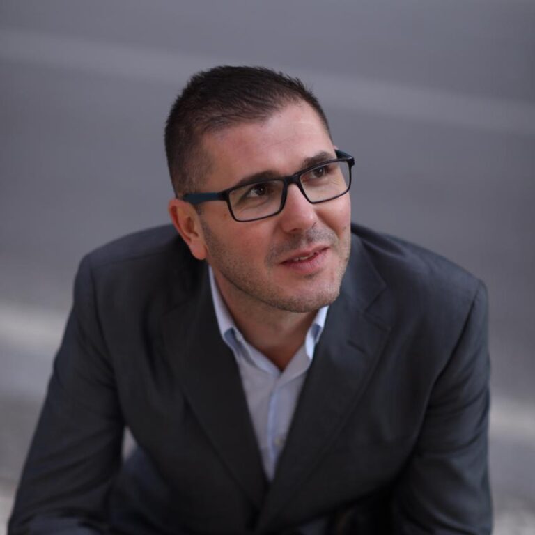 Faleminderit Teri-sekseri, që na rrëfeve dramën e madhe të Edi Ramës!