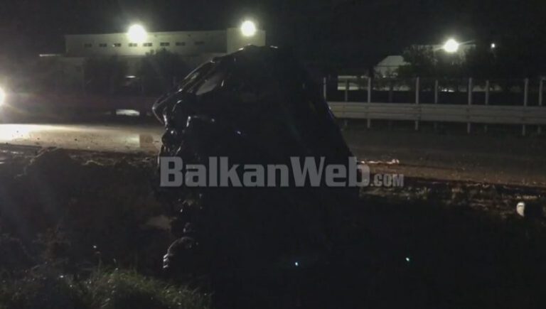 Aksidenti në Vlorë, kush është 23-vjeçarja nga Fieri që humbi jetën, shoqja rëndë në spital. Pamjet e para nga vendi i ngjarjes
