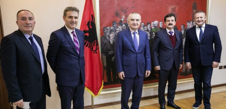 Presidenti Meta pret Zef Morinën: Shqipëria dhe Kosova të dëshmojnë mençuri dhe vullnet për të forcuar bashkëpunimin