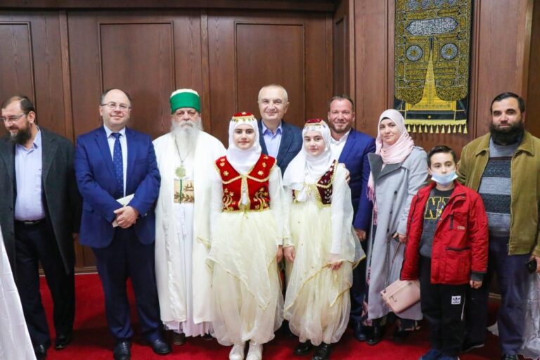 Presidenti Meta në promovimin e librit, “Atdheu në zemrën e klerikëve myslimanë”