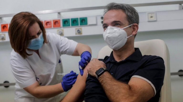 Mitsotakis propozim BE-së: Të krijohet certifikata standarde, të vaksinuarit ndaj COVID-19 të lëvizin lirshëm