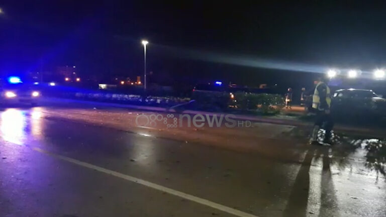 Aksident në Vlorë, vdes polici/ Viktima i bllokuar në makinë