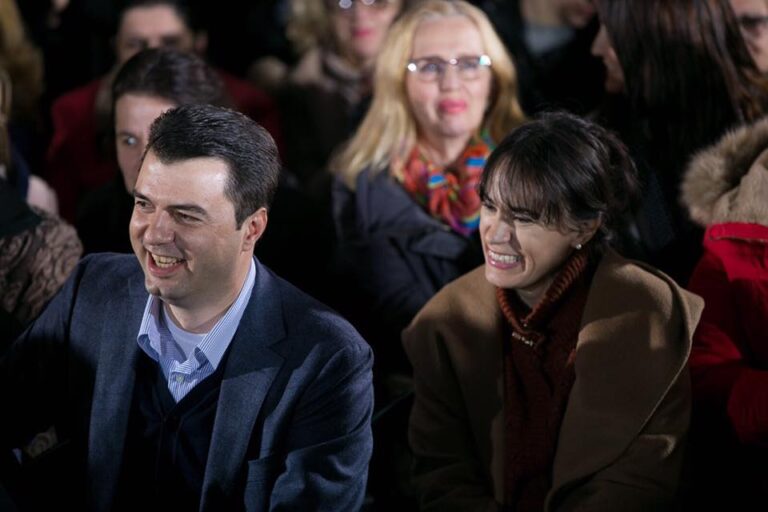 FOTO/ Si dukeshin 20 vjet më parë Aurela dhe Lulzim Basha