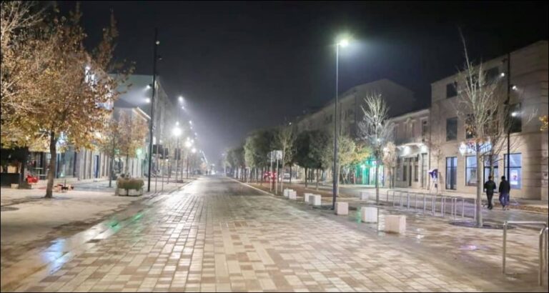 Rama publikon fotot: Çfarë kënaqësie të kalosh në mbrëmje në Bulevardin Zogu I