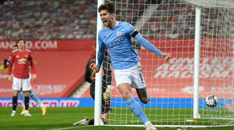 City fiton derbin ndaj United, sfidon Tottenhamin në finalen e Carabao Cup (VIDEO)