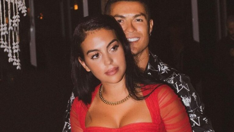 Cristiano Ronaldo dedikim romantik për partneren e tij në ditëlindjen e saj të 27-të
