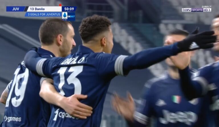Juventus zhbllokon sfidën ndaj Sassuolos, Danilo shënon një “perlë” (VIDEO)