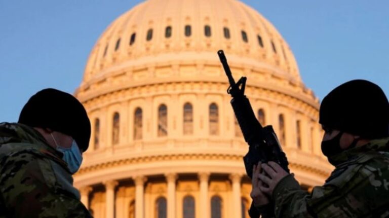 FBI gjurmon biseda online për dhunë në Uashington