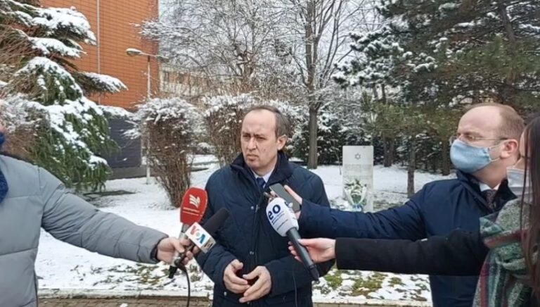 Zgjedhjet, Hoti mesazh Kurtit: Kam dëshirë të ballafaqohem me gjithë kandidatët për kryeministër, por kush ka probleme me ligjin…