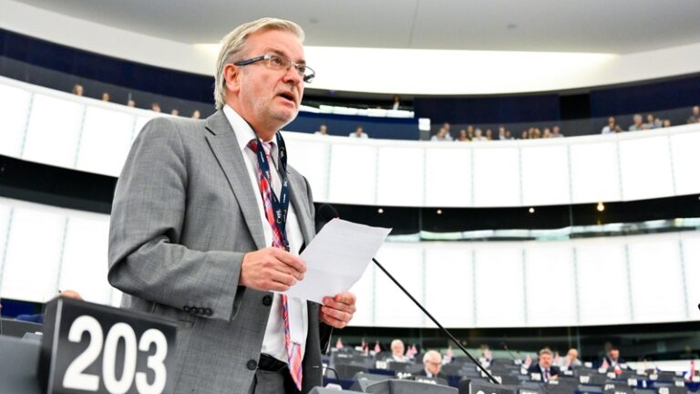 Shefi për politikën e Jashtme të PE, Michael Gahler: Rama të plotësojë kushtet për në BE, të mos bëjë pazare me shtete jodemokratike!