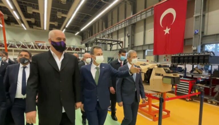Rama shkon tek industria ushtarake në Ankara: Tejet mbresëlënëse