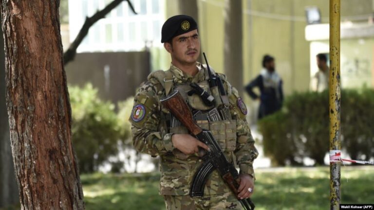Sulm me armë drejt makinës, vriten dy gjyqtarë në Kabul