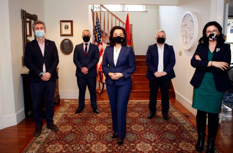 Ambasadorja Yuri Kim me përfaqësues të shoqërisë civile: Udhëheqësit të sigurojnë lista të pastra për zgjedhjet e 25 prillit