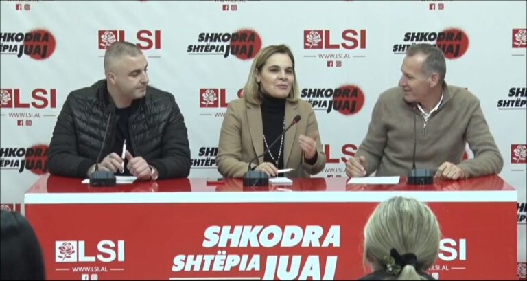 Kryemadhi: Rama shfaqje teatrale me rindërtimin dhe fushatën e vaksinimit
