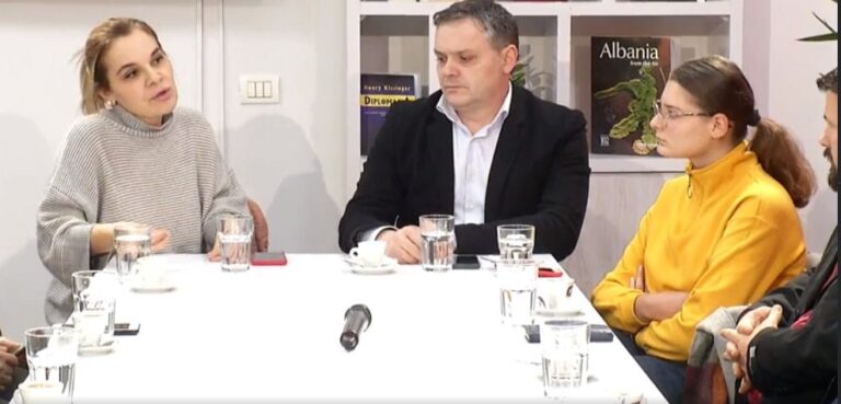 Kryemadhi: Buxheti i shtetit shkon tek 5 oligarkë dhe tek Ndangheta, Veliaj me thes në dorë në fshatrat e Kavajës dhe Rrogozhinës