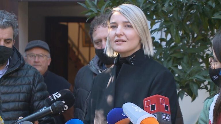 Probleme me shtëpinë e Maks Velos/ Godina e ish Radio Tiranës drejt shembjes? Margariti: Jo sa të jem unë ministre