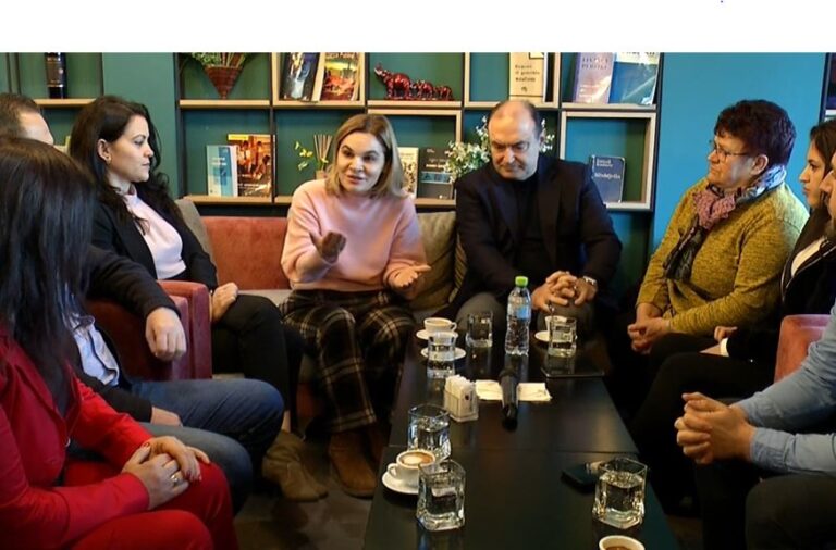 Kryemadhi: Rama zhveshi nga taksat oligarkët dhe takson intelektualët