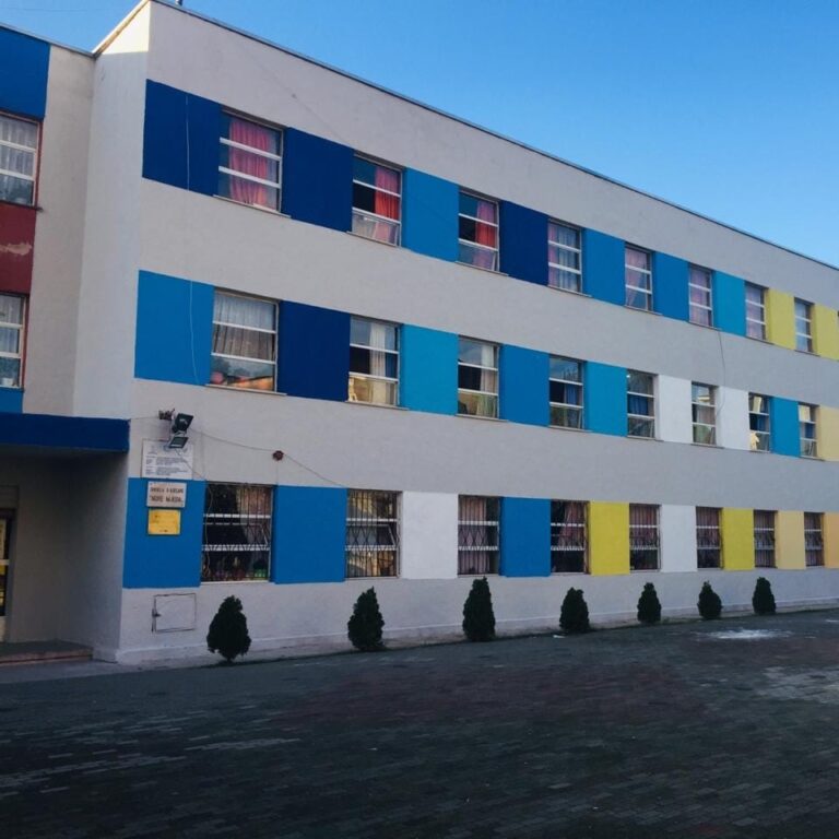 Shkodër, shpërthen bombula e gazit në një shkollë 9-vjeçare