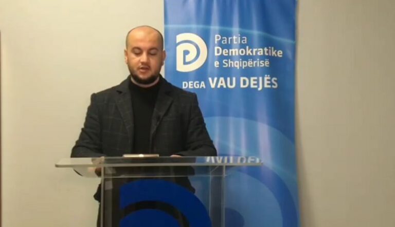 PD në Vaun e Dejës denoncon: Bashkia po vjedh 336 mln lekë me projektin e shkollës të rikonstruktuar nga Ambasada Amerikane