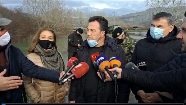 Ministri Peleshi në Obot: Të hënën pritet intensitet maksimal i reshjeve, jemi në gatishmëri!