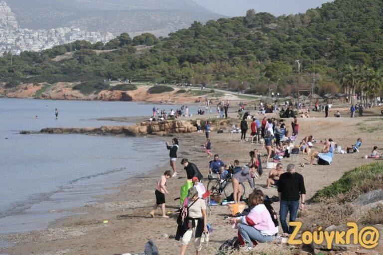 Çmendet moti/ Njerëzit dynden nëpër plazhe në Greqi. Shihni pamjet që vijnë nga Atika