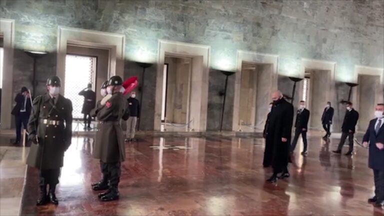 Dita e dytë e vizitës në Turqi, Rama përulet përballë Ataturkut (VIDEO)