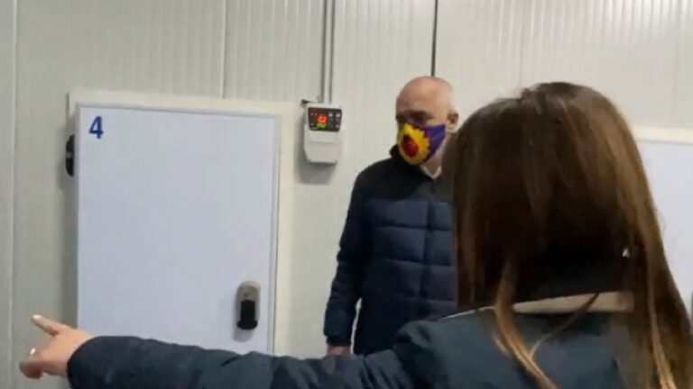 Rama në depon farmaceutike: Ja ku ruhen vaksinat anti-COVID