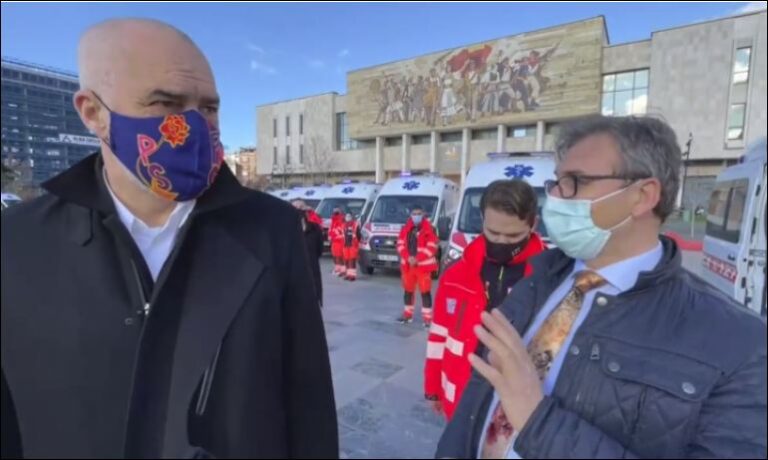 Urgjenca Kombëtare me 35 ambulanca të reja, Rama: Kur të iki kjo flamë do të…