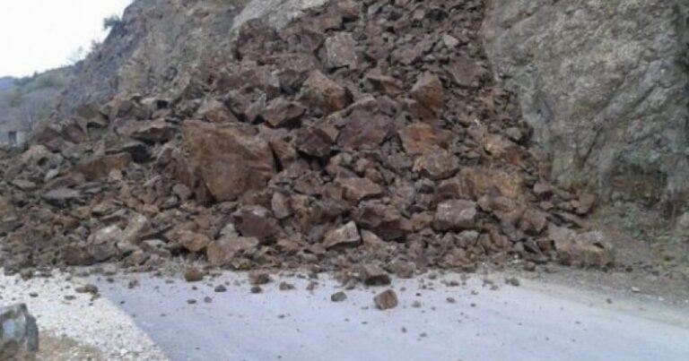 Rrëshqitje dherash në fshatin Klos të Mirditës, rrezikohet prishja e disa banesave