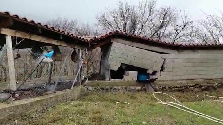 VIDEO/ Rrëshqitjet e tokës ndajnë në mes banesën në Lezhë