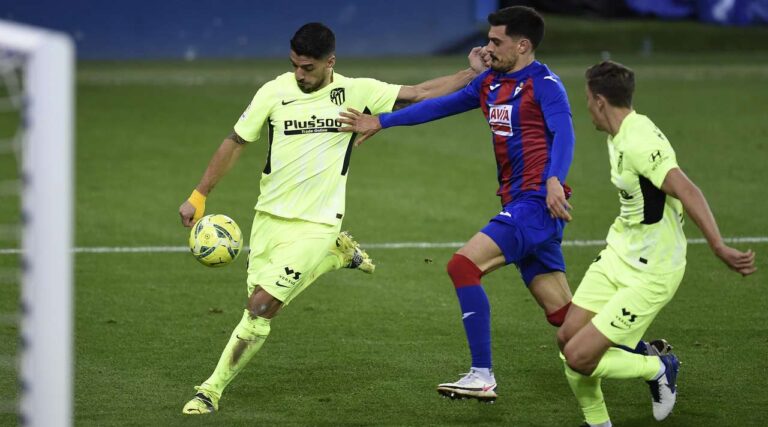 Suarez përmbys i vetëm Eibarin, Atletico arratiset në krye (VIDEO)