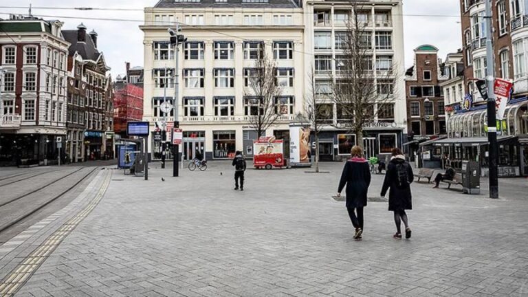 Holandë, mijëra qytetarë në protestë kundër “lockdown-it”