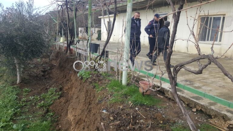 Shtëpia u plasarit nga reshjet, evakuohet familja në Torovicë