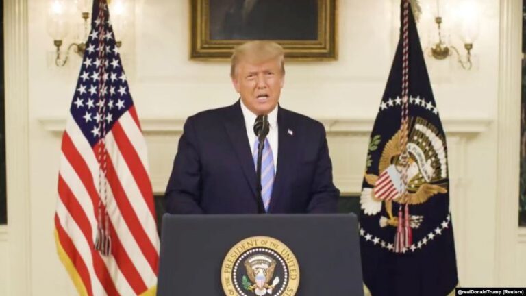 Twitter bllokon përgjithmonë llogarinë e Donald Trump: Rrezik për nxitje dhune