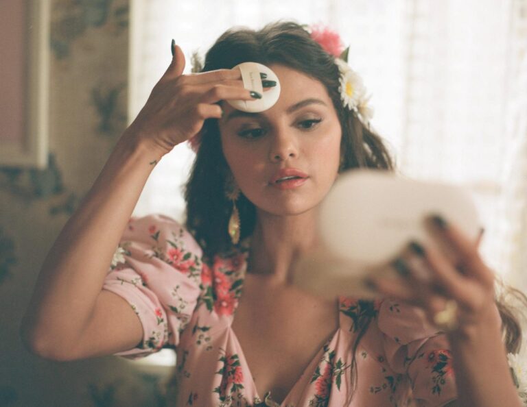Mesazhi i fshehur brenda këngës së re të Selena Gomez (VIDEO)