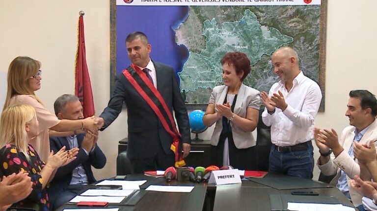 Punësime elektorale, Bashkia e Vorës “fryn” stafin