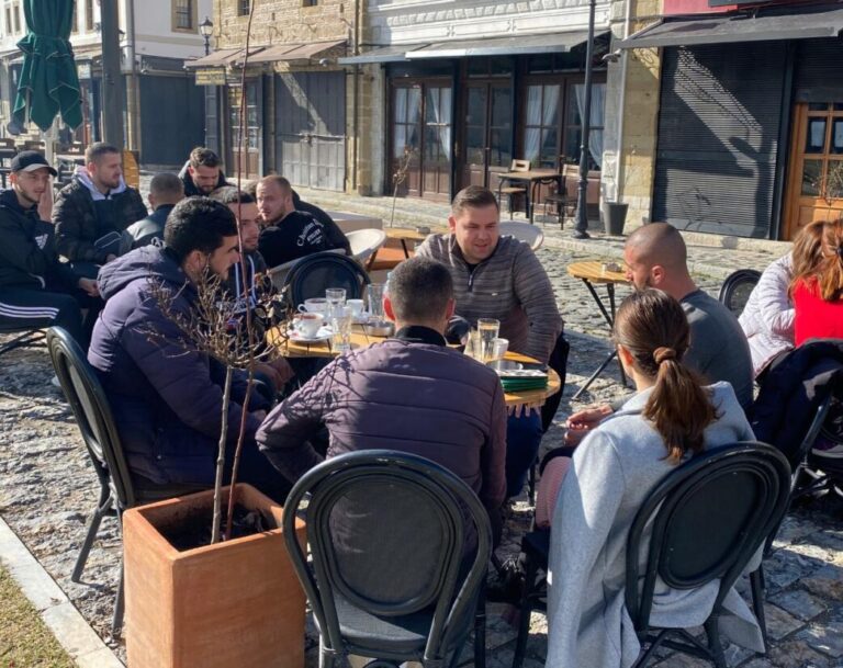 Braimllari me të rinjtë në Korçë: Besojnë tek LSI-ja, si e gjithë Shqipëria