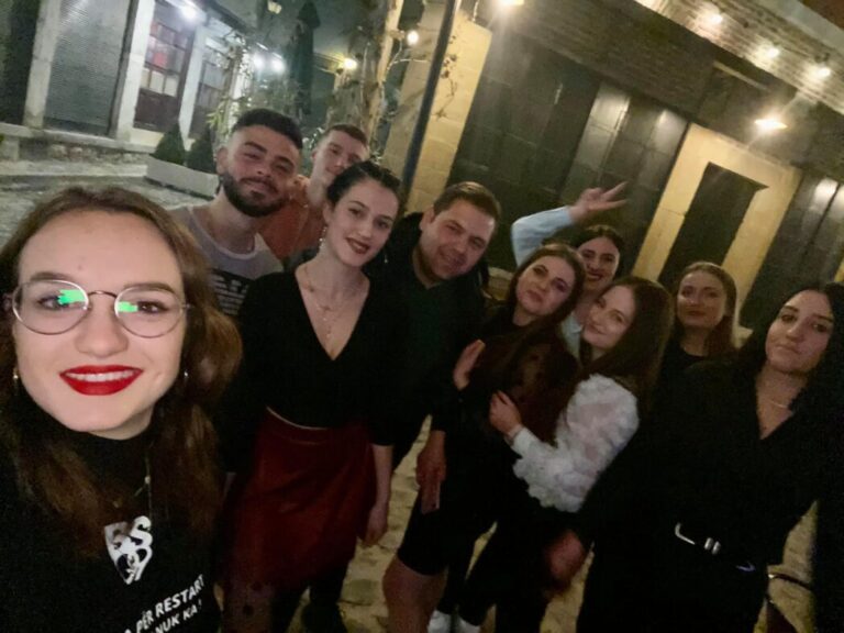 Braimllari: Të rinjtë korçarë do t’i japin goditjen përfundimtare oligarkisë së Rilindjes