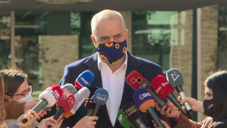 Skadimi i kartave të identitetit, Rama pranon kërkesën e opozitës